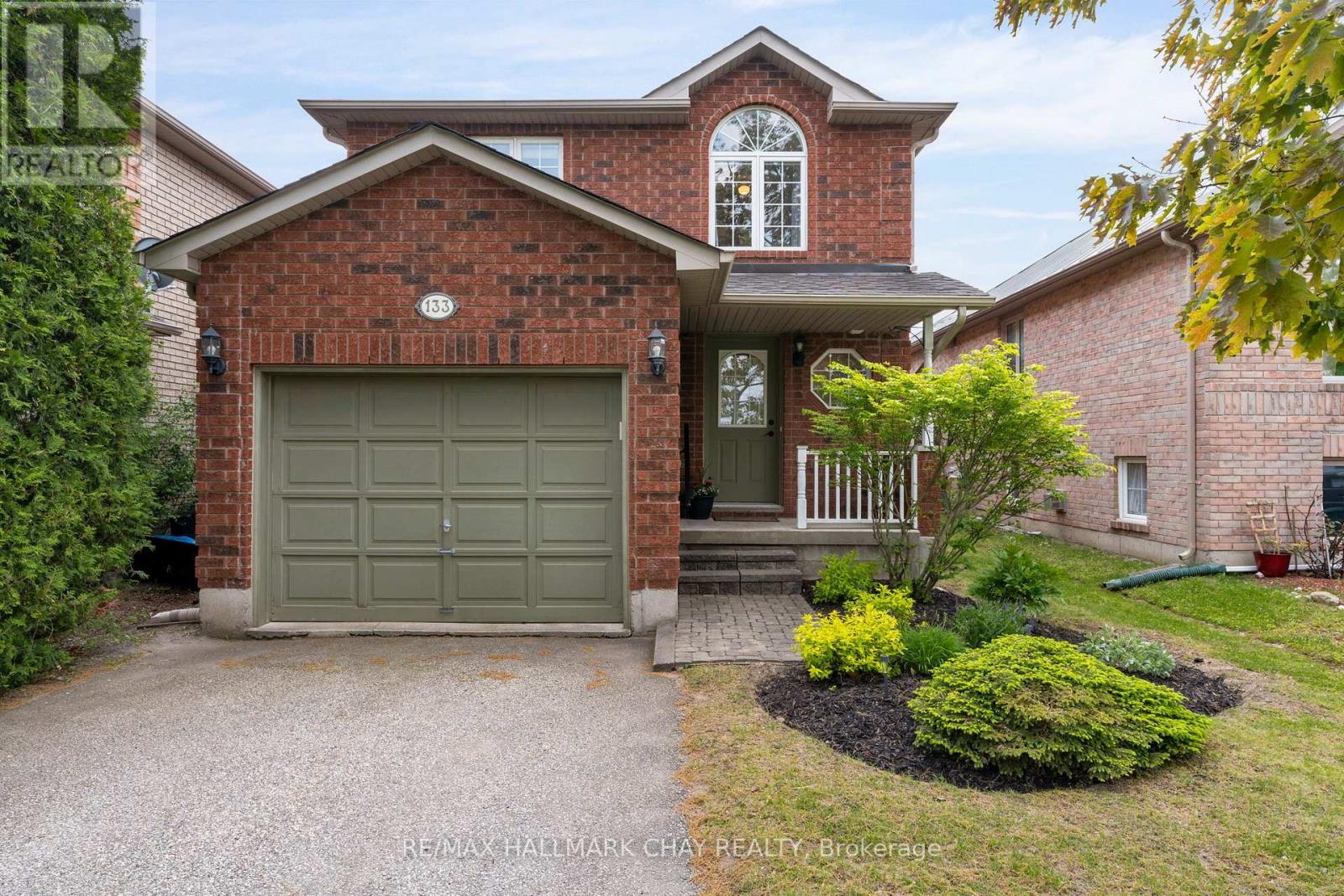 133 Cheltenham Road, Barrie (Georgian Drive), Ontario  L4M 6S6 - Photo 2 - S12202564