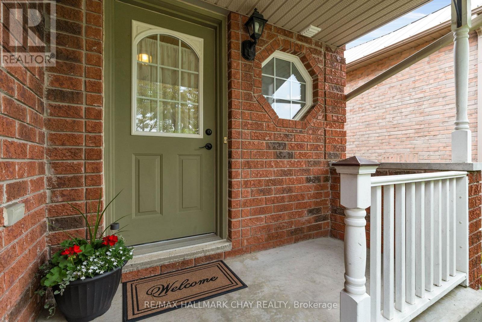 133 Cheltenham Road, Barrie (Georgian Drive), Ontario  L4M 6S6 - Photo 3 - S12202564