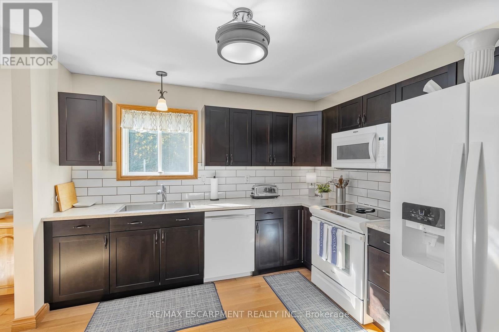 3452 Sunnidale 6/7 Side Road, Clearview, Ontario  L0M 1N0 - Photo 6 - S12202606