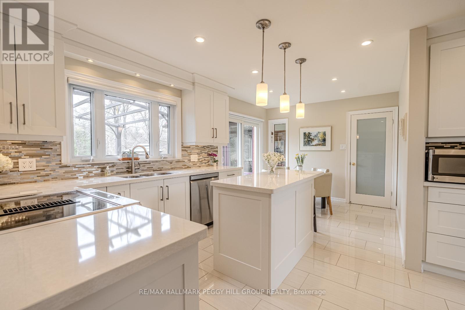 Property at 10 TRILLIUM TRAIL image 3