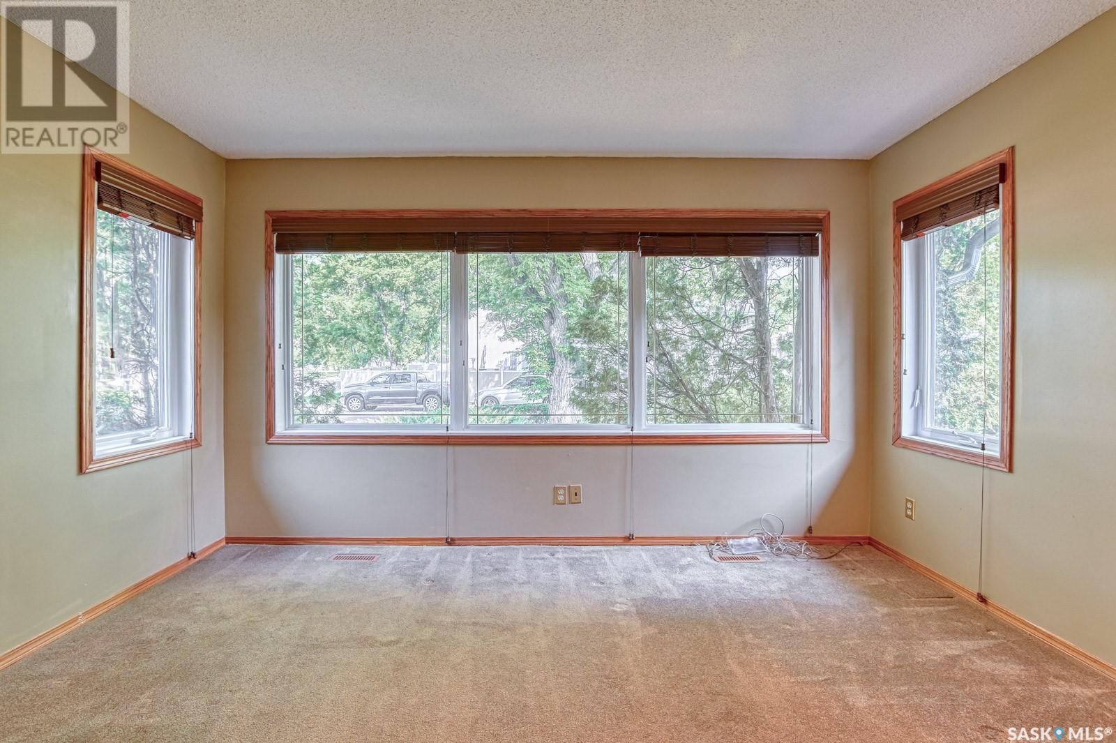 901 Shannon Road, Regina, Saskatchewan  S4S 5K3 - Photo 7 - SK008589