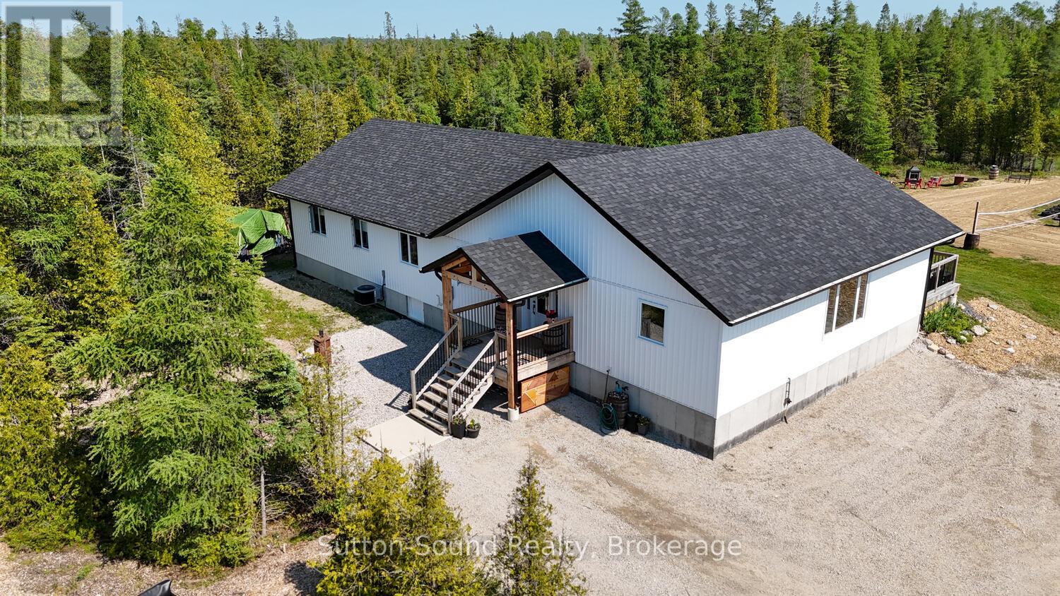 107 Whiskey Harbour Road, Northern Bruce Peninsula, Ontario  N0H 2T0 - Photo 2 - X12078732