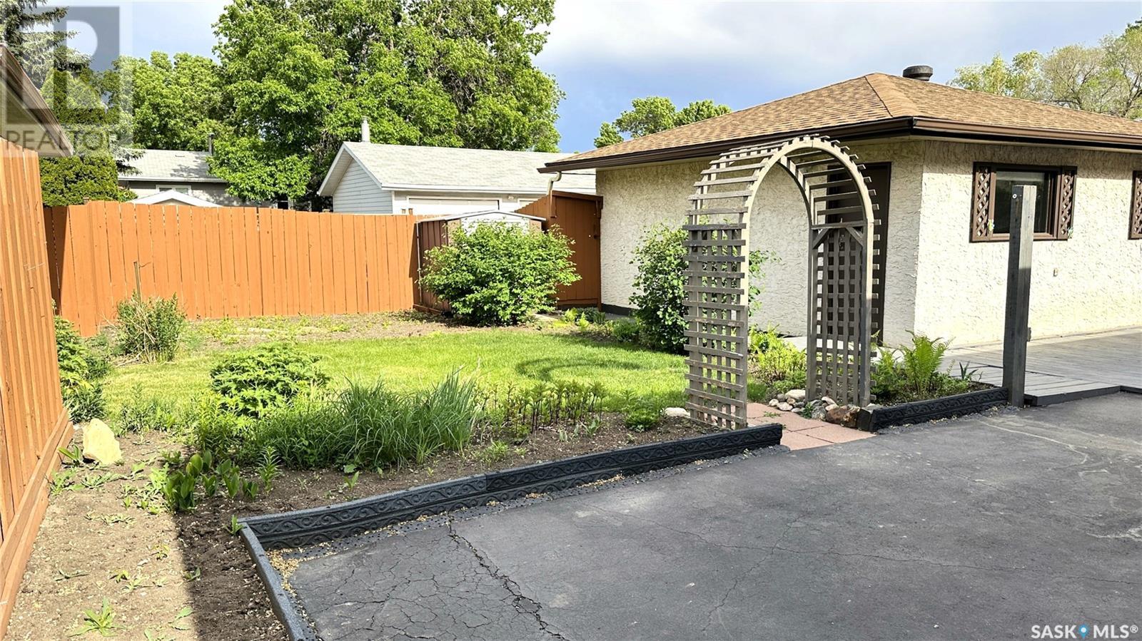15 Edenwold Crescent, Regina, Saskatchewan  S4R 8A6 - Photo 40 - SK008495