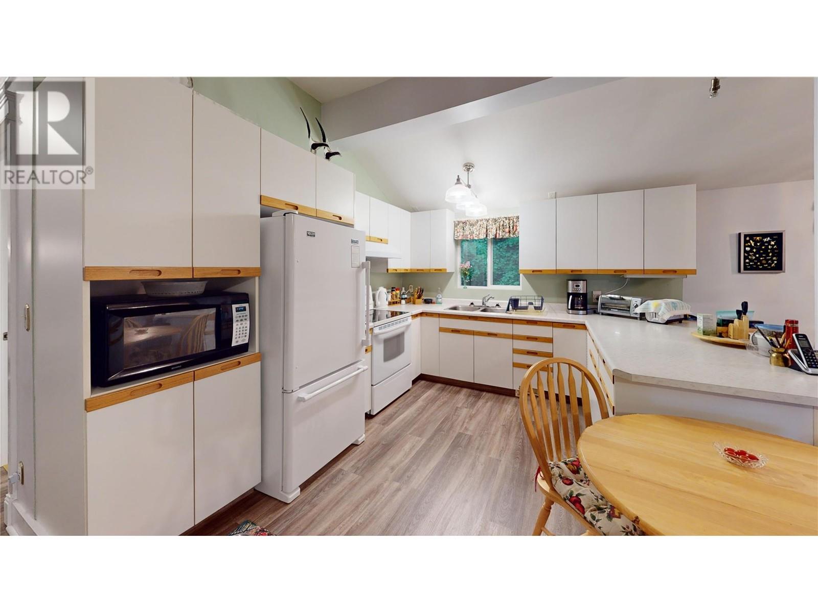3320 Jackson Road, Canyon, British Columbia  V0B 1C1 - Photo 23 - 10349938