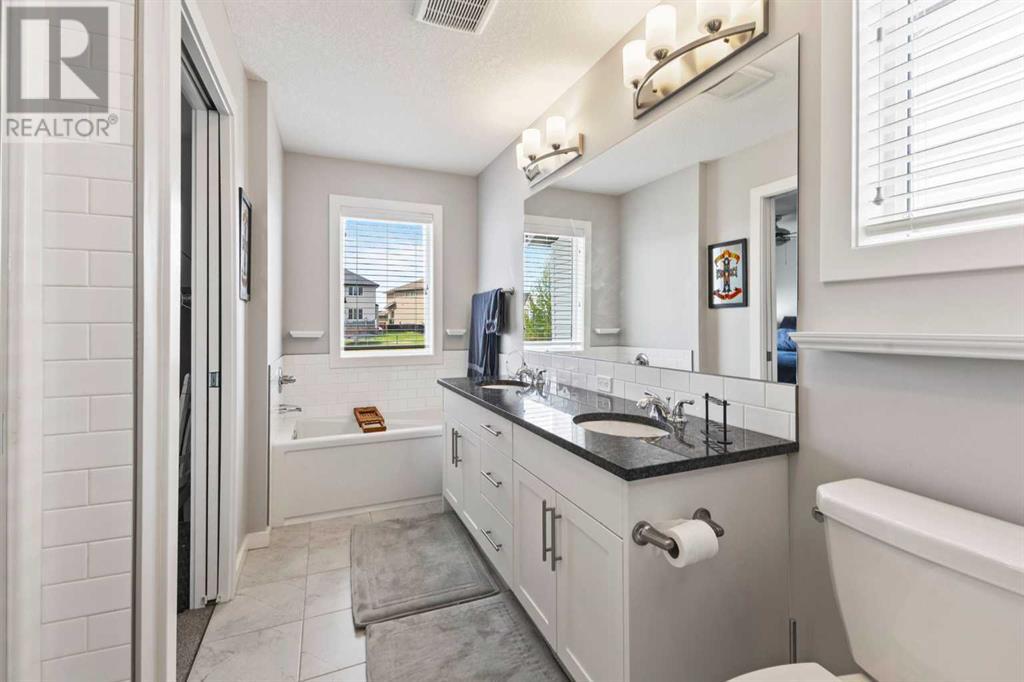 24 Heritage Vista, Cochrane, Alberta  T4C 2N6 - Photo 26 - A2225056