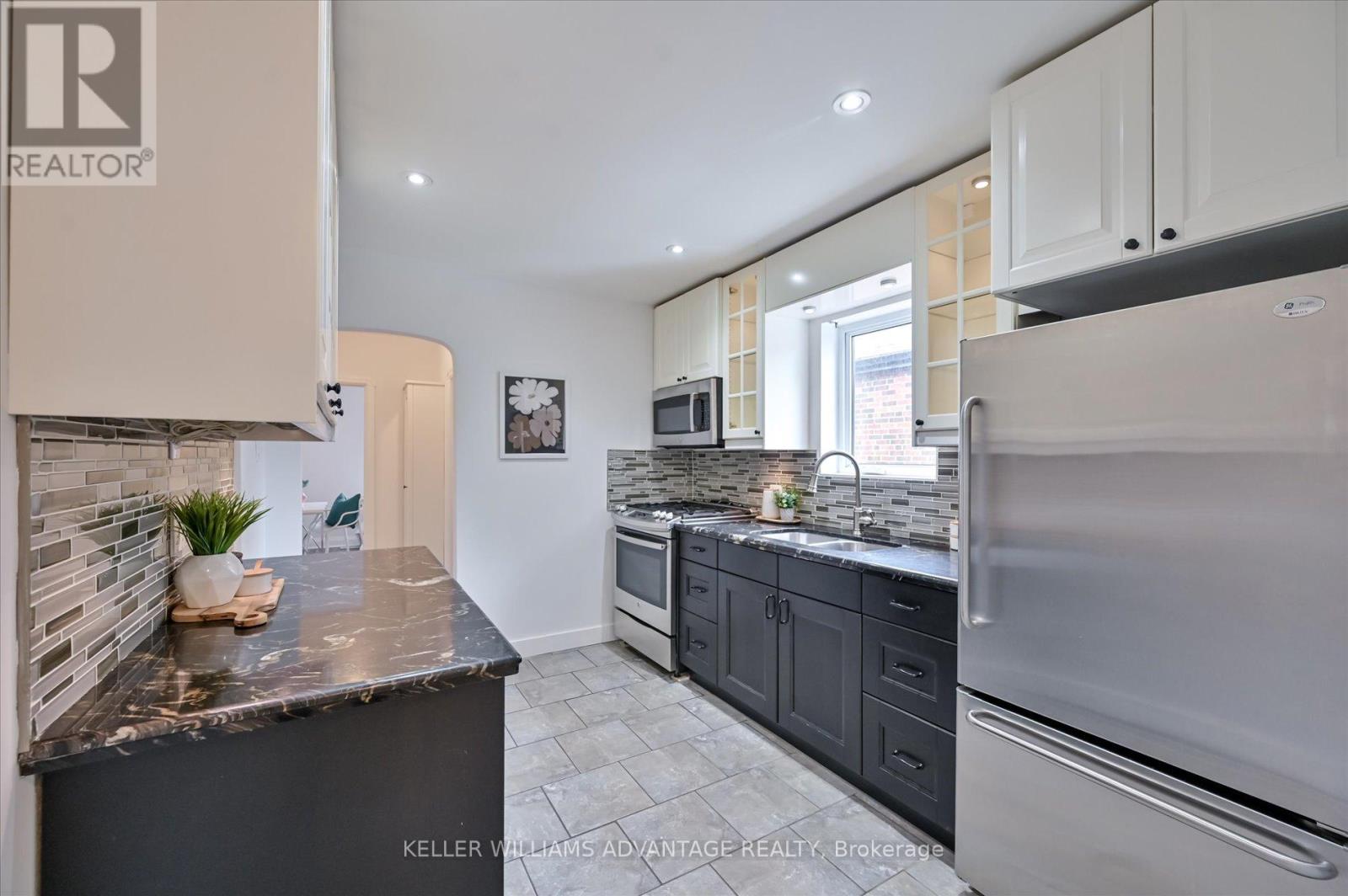 1080 Greenwood Avenue, Toronto, Ontario  M4J 4E4 - Photo 5 - E12198558