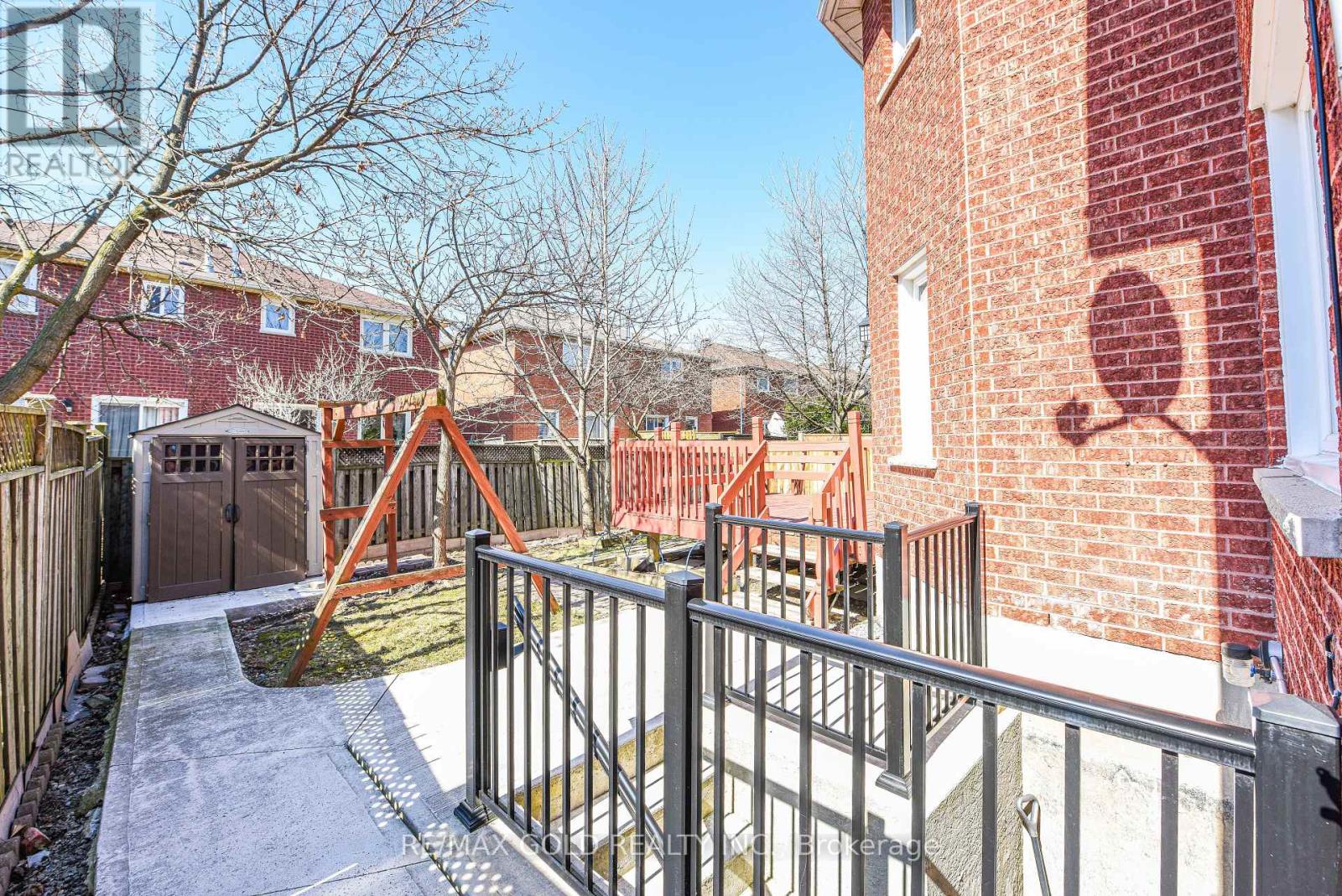 6828 Gracefield Drive, Mississauga, Ontario  L5N 6T6 - Photo 25 - W12196948