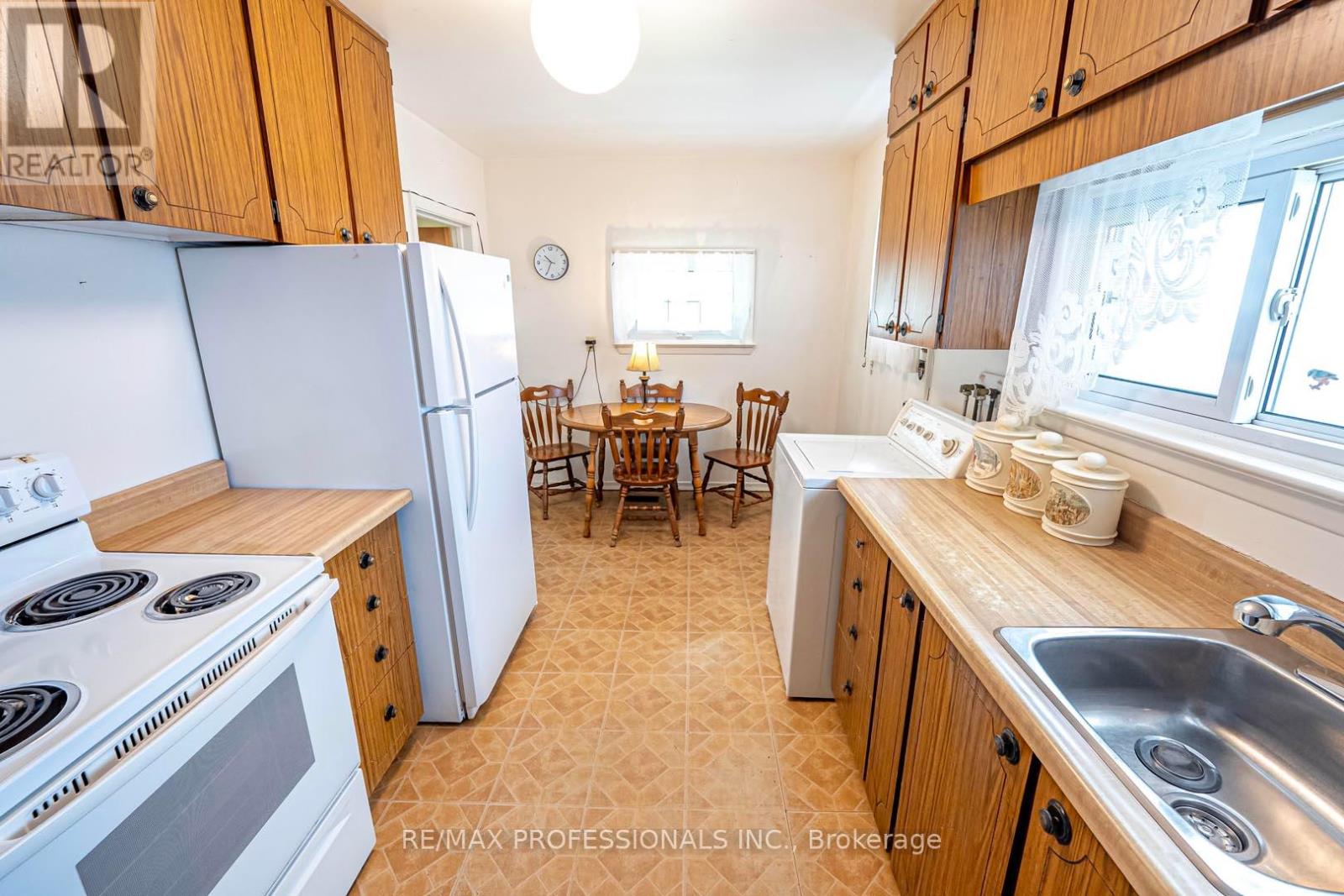 7638 Redstone Road, Mississauga, Ontario  L4T 2B9 - Photo 16 - W12181611