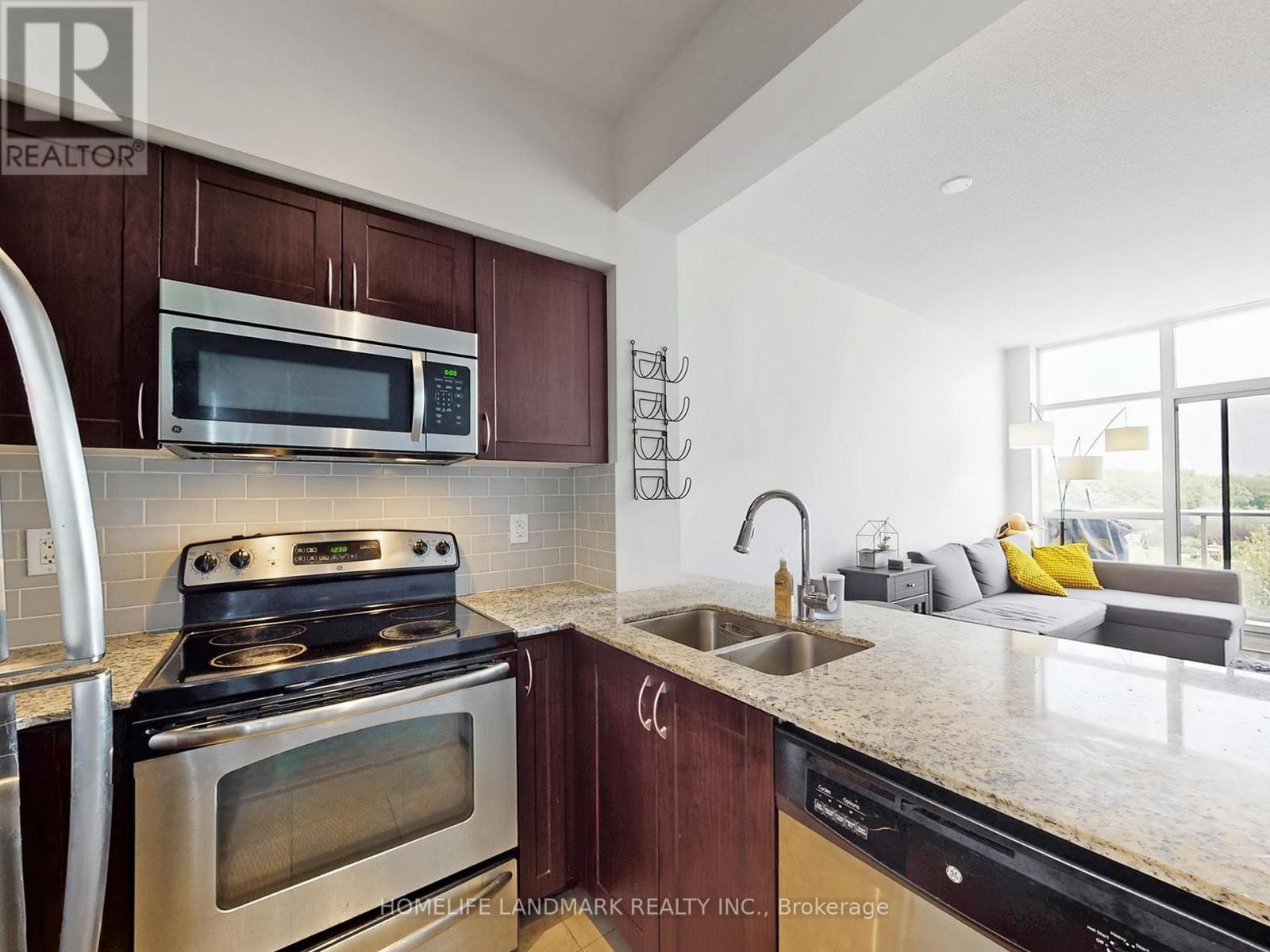 519 - 1940 Ironstone Drive, Burlington, Ontario  L7L 0E4 - Photo 6 - W12202528
