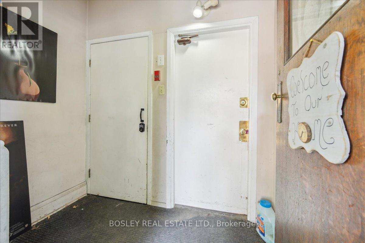 503 Annette Street, Toronto, Ontario  M6P 1S1 - Photo 8 - W12202534