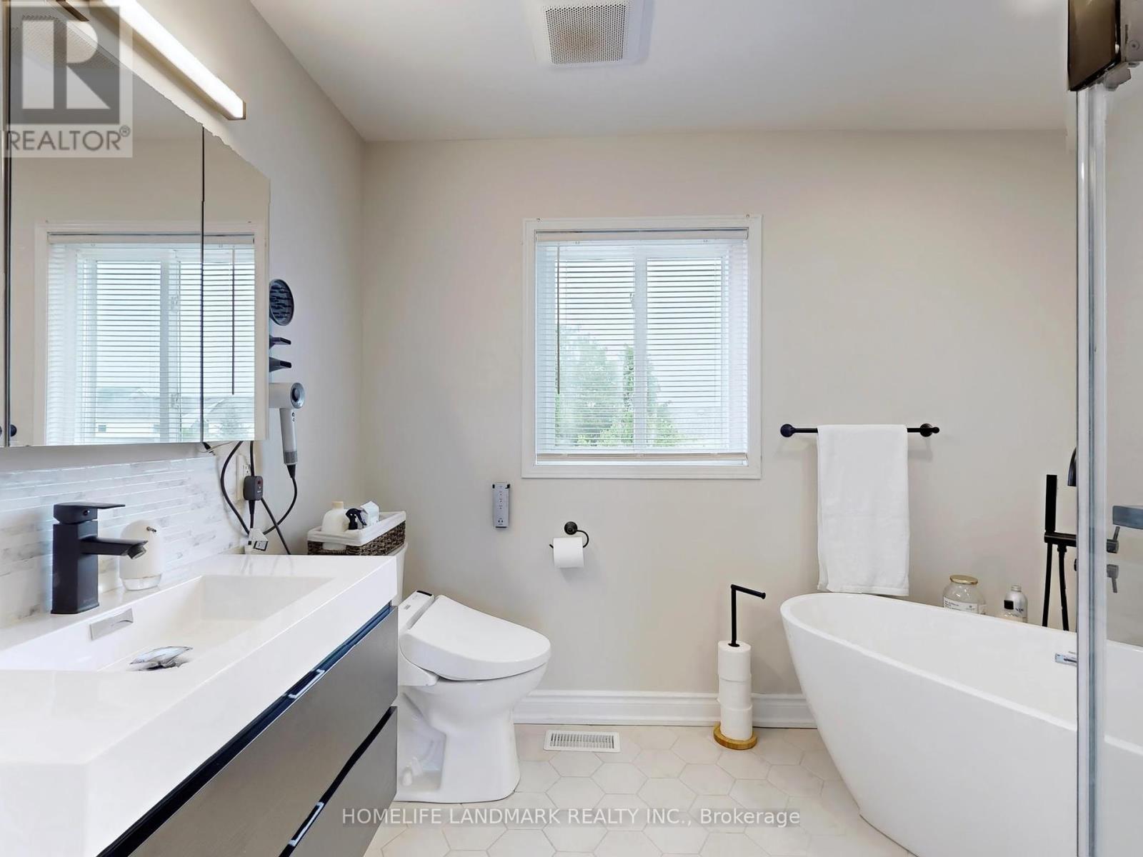 2048 White Dove Circle, Oakville, Ontario  L6M 3R7 - Photo 35 - W12202541