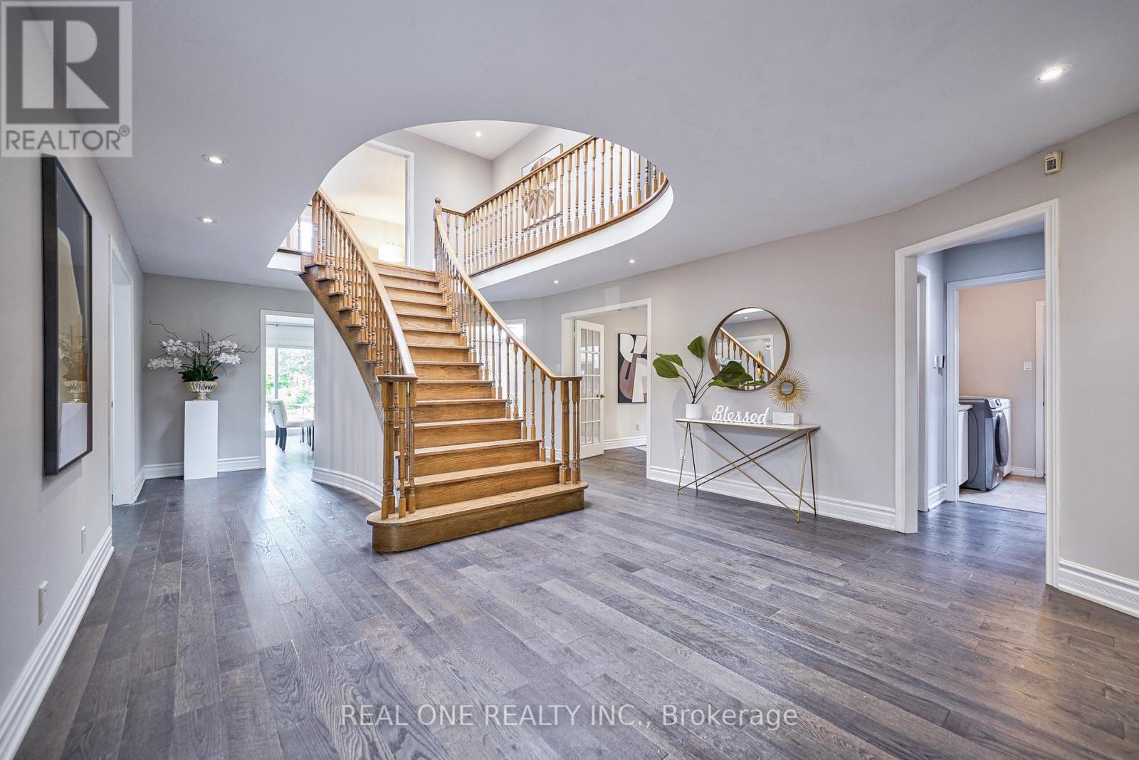 1321 Monks Passage, Oakville, Ontario  L6M 1K6 - Photo 2 - W12202560
