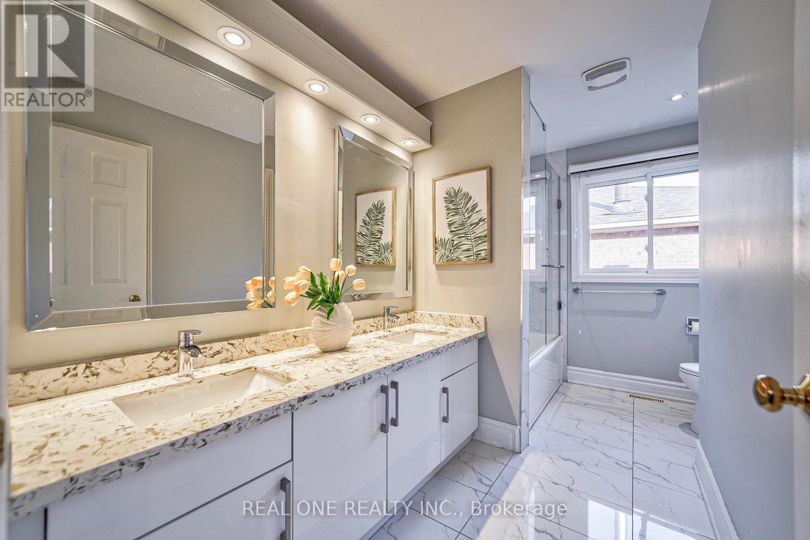 1321 Monks Passage, Oakville, Ontario  L6M 1K6 - Photo 31 - W12202560