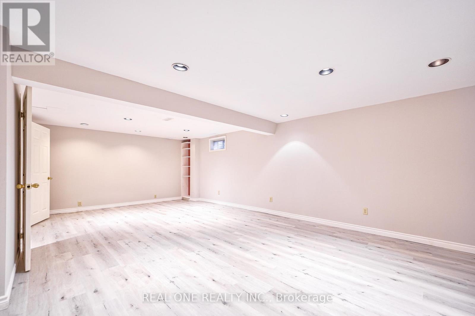 1321 Monks Passage, Oakville, Ontario  L6M 1K6 - Photo 34 - W12202560