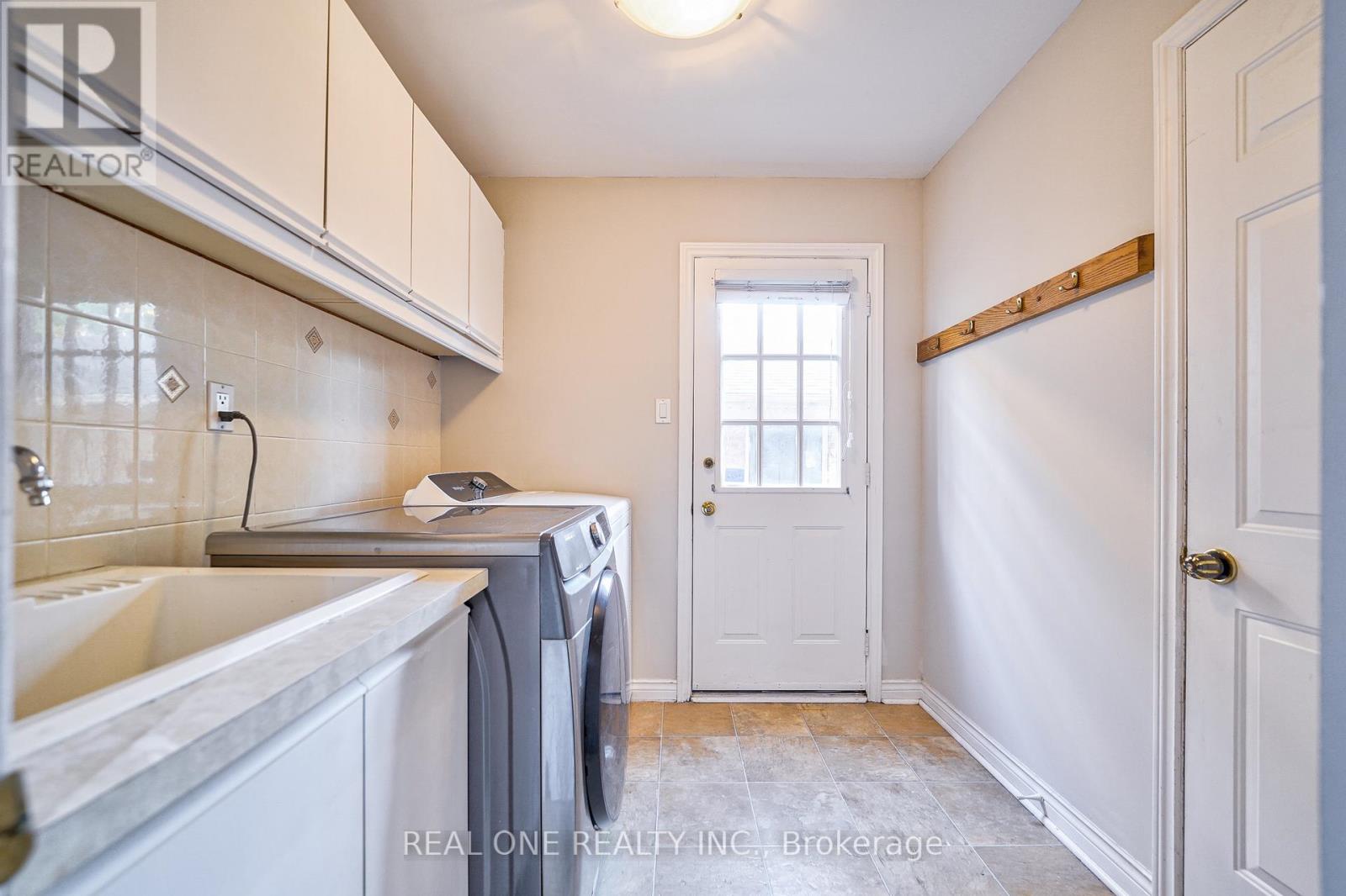 1321 Monks Passage, Oakville, Ontario  L6M 1K6 - Photo 40 - W12202560
