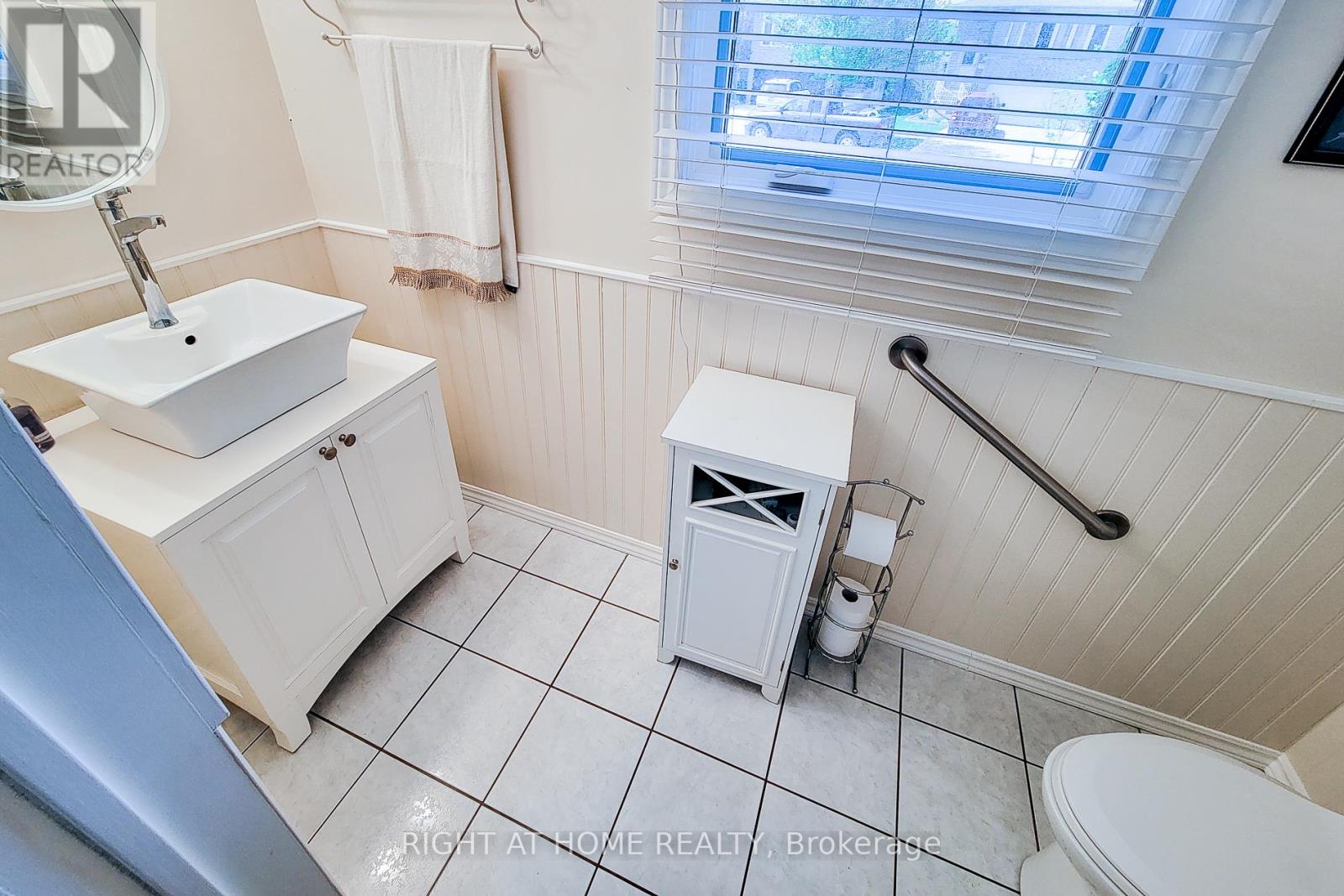 550 Hayward Crescent, Milton, Ontario  L9T 4P9 - Photo 13 - W12202583