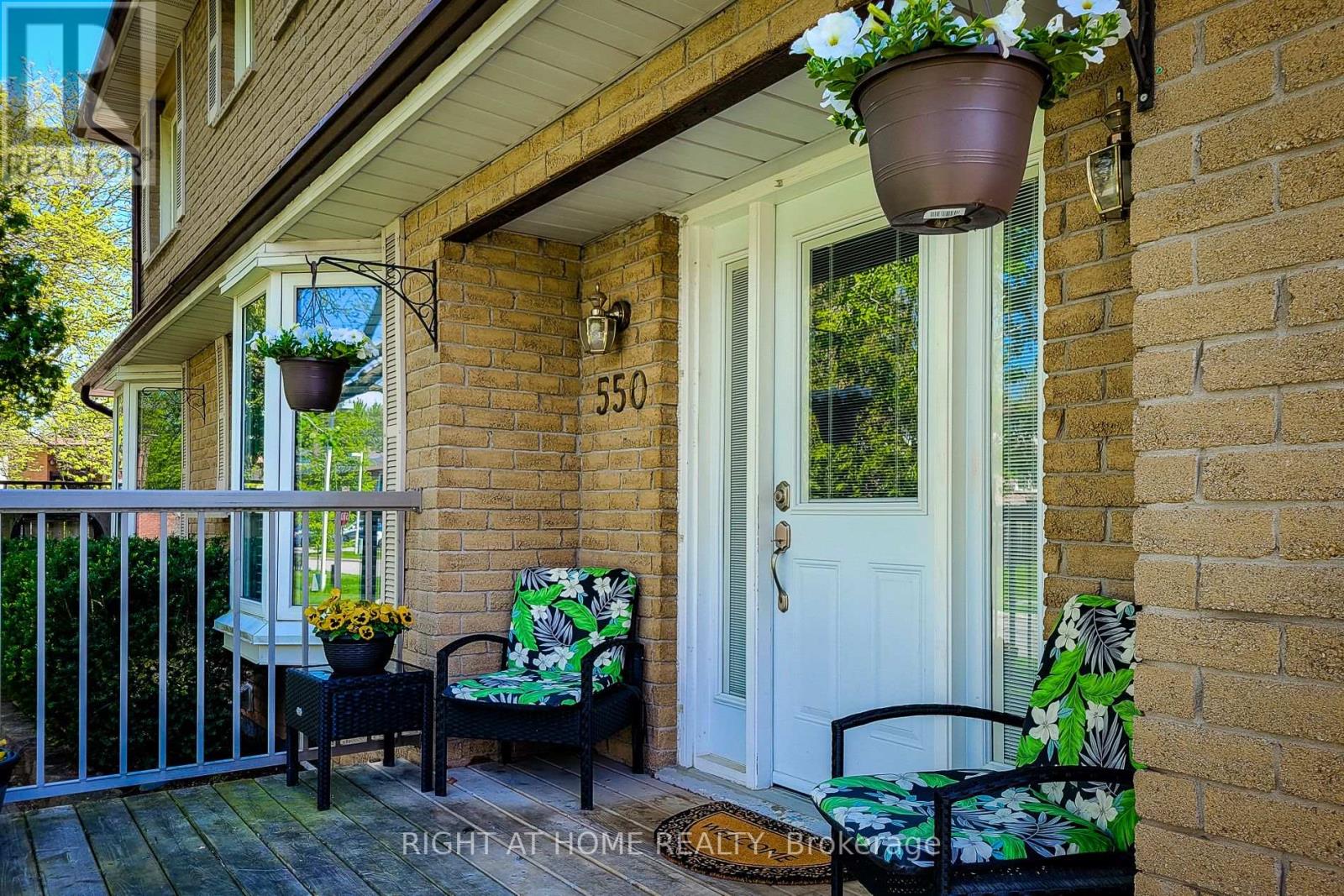 550 Hayward Crescent, Milton, Ontario  L9T 4P9 - Photo 3 - W12202583