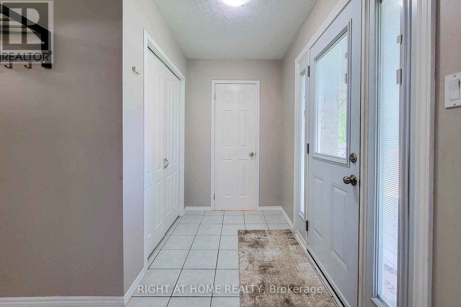 550 Hayward Crescent, Milton, Ontario  L9T 4P9 - Photo 4 - W12202583