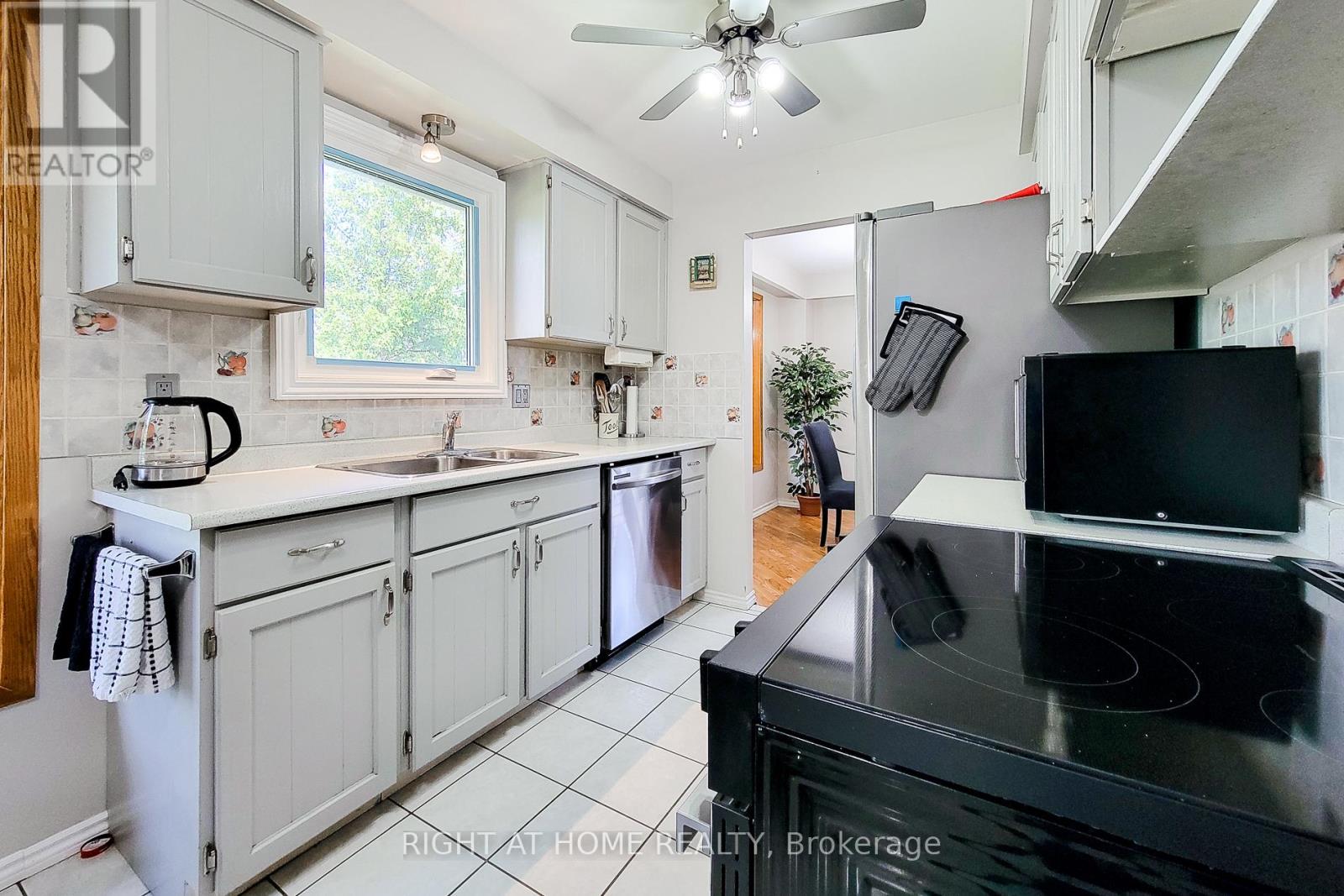 550 Hayward Crescent, Milton, Ontario  L9T 4P9 - Photo 7 - W12202583