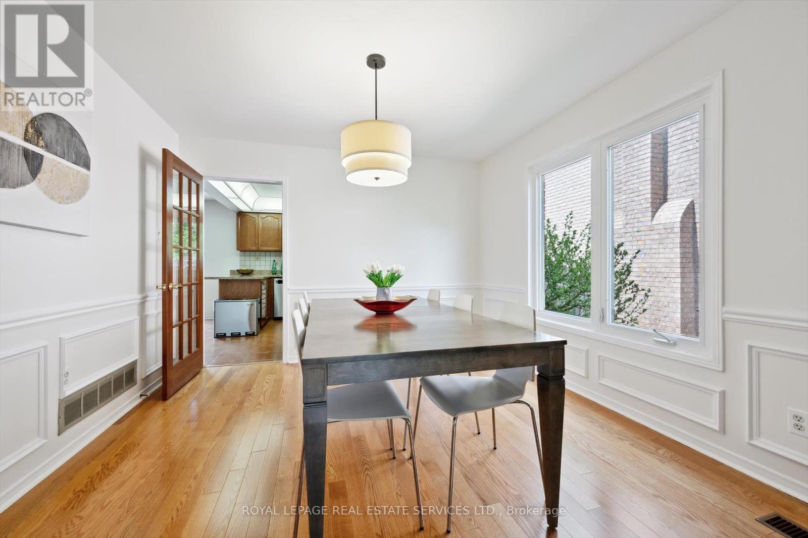 117 Warner Drive, Oakville, Ontario  L6L 6G7 - Photo 10 - W12202634