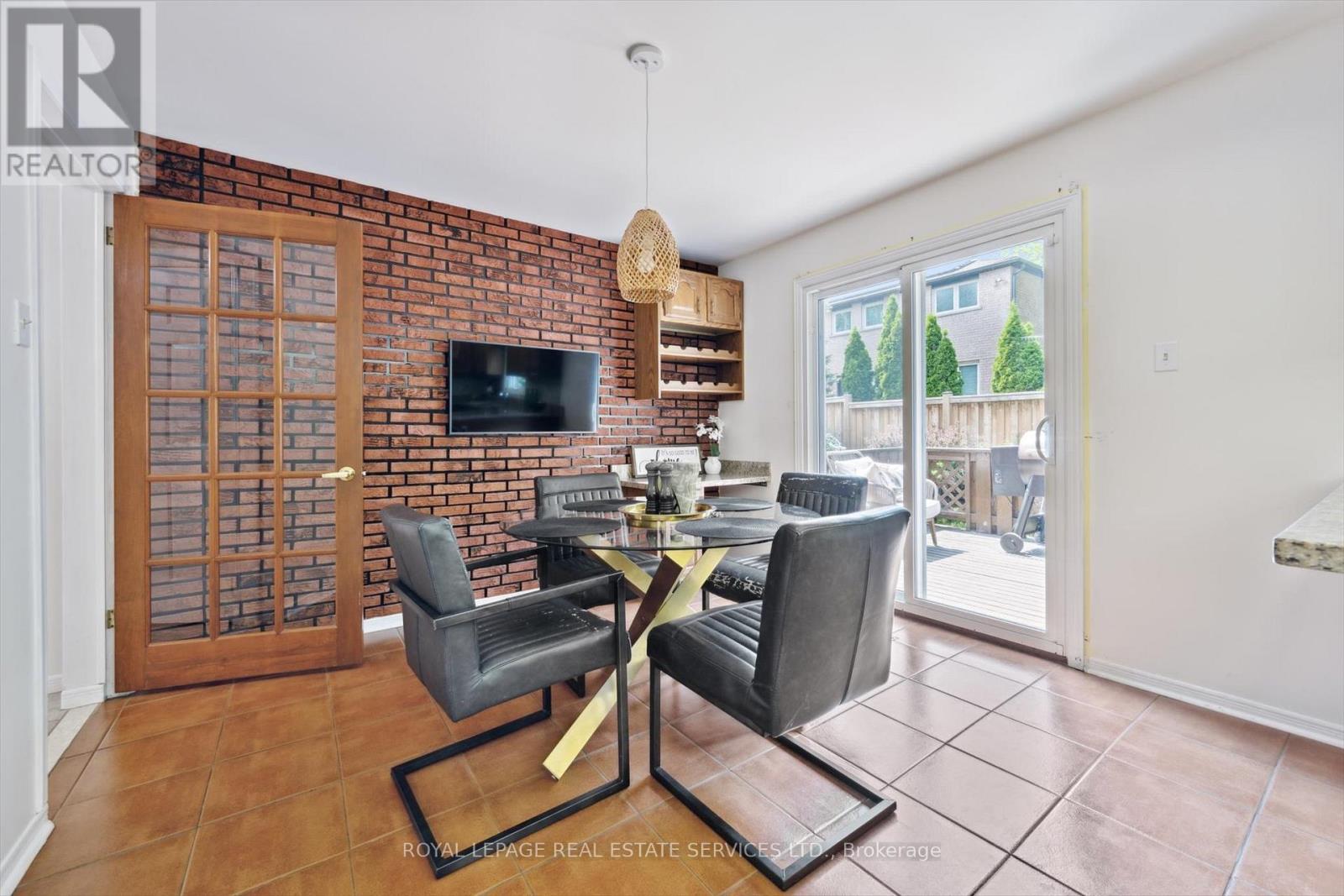 117 Warner Drive, Oakville, Ontario  L6L 6G7 - Photo 14 - W12202634