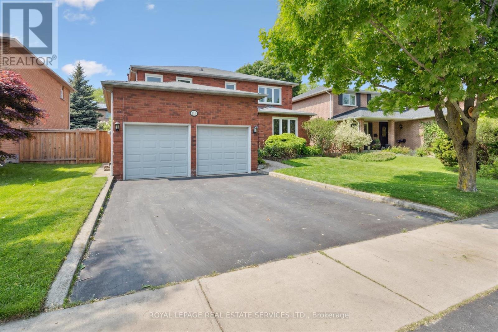 117 Warner Drive, Oakville, Ontario  L6L 6G7 - Photo 2 - W12202634