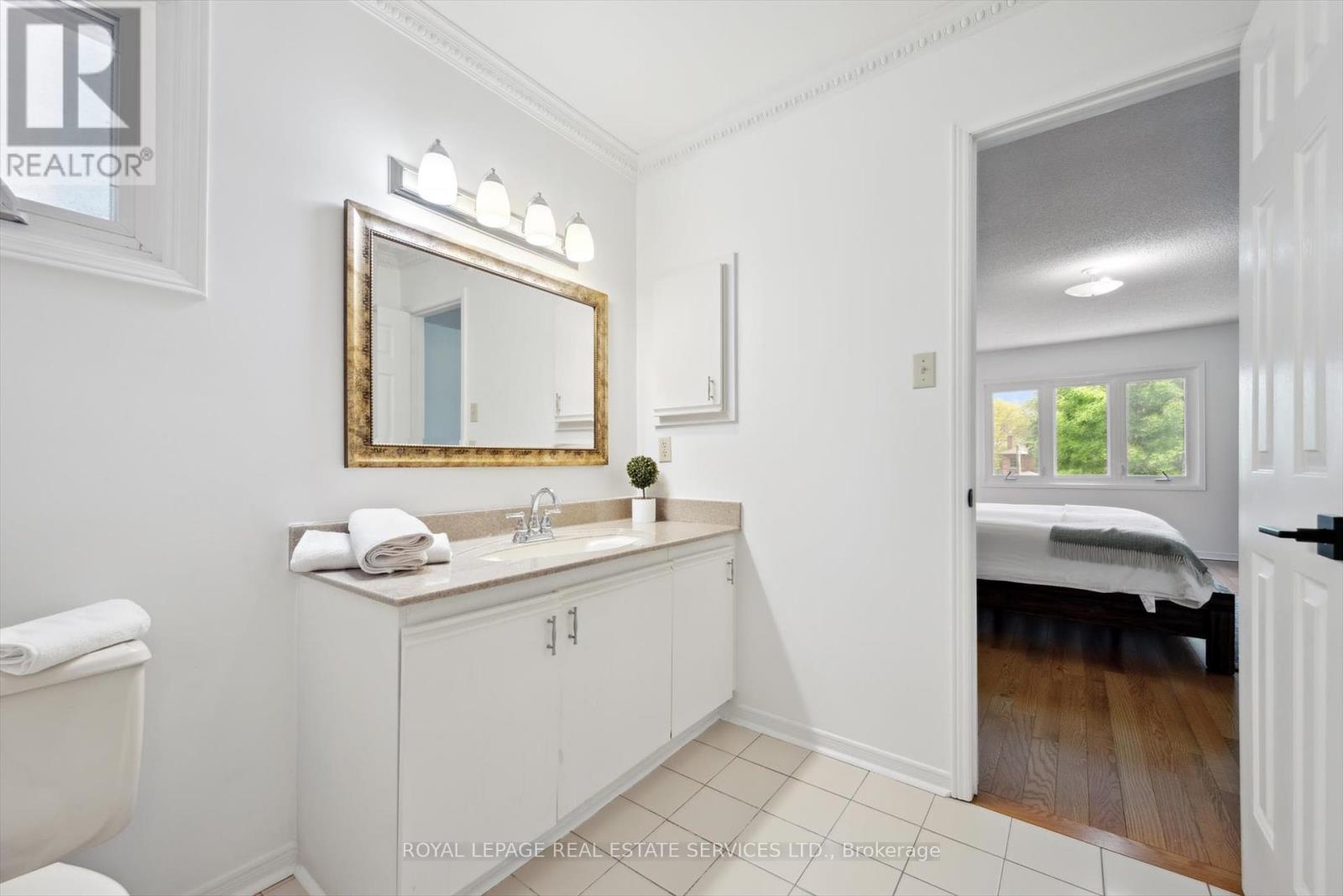 117 Warner Drive, Oakville, Ontario  L6L 6G7 - Photo 25 - W12202634