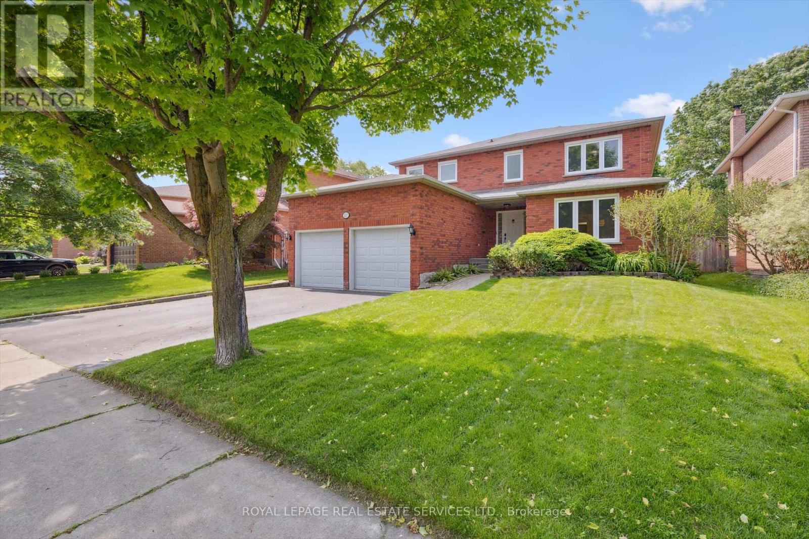 117 Warner Drive, Oakville, Ontario  L6L 6G7 - Photo 3 - W12202634
