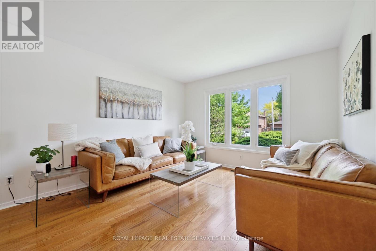 117 Warner Drive, Oakville, Ontario  L6L 6G7 - Photo 6 - W12202634