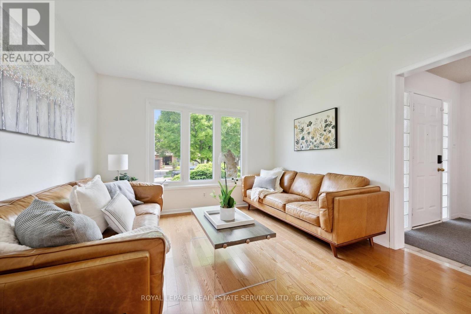 117 Warner Drive, Oakville, Ontario  L6L 6G7 - Photo 7 - W12202634