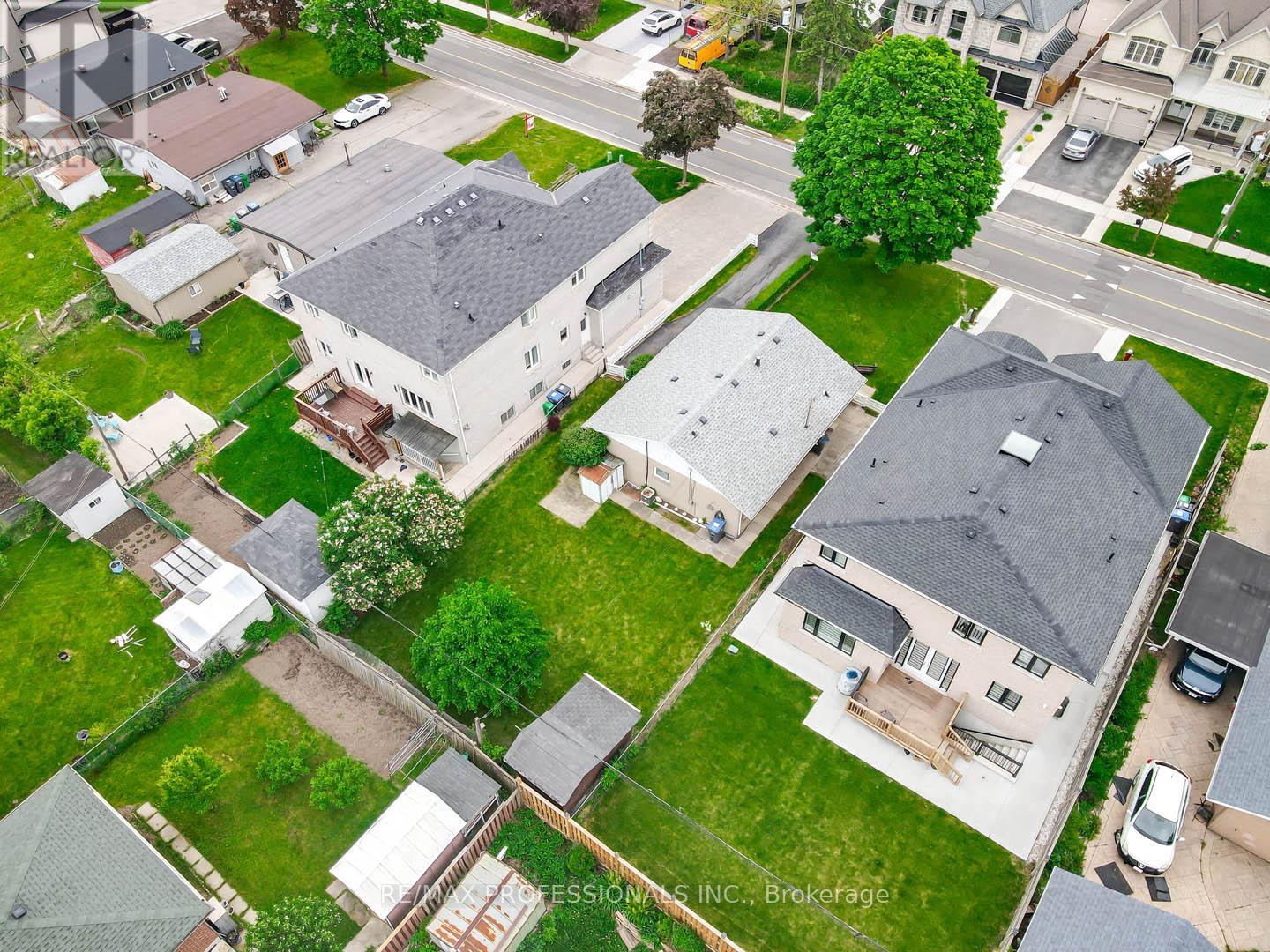 7638 Redstone Road, Mississauga, Ontario  L4T 2B9 - Photo 27 - W12181611