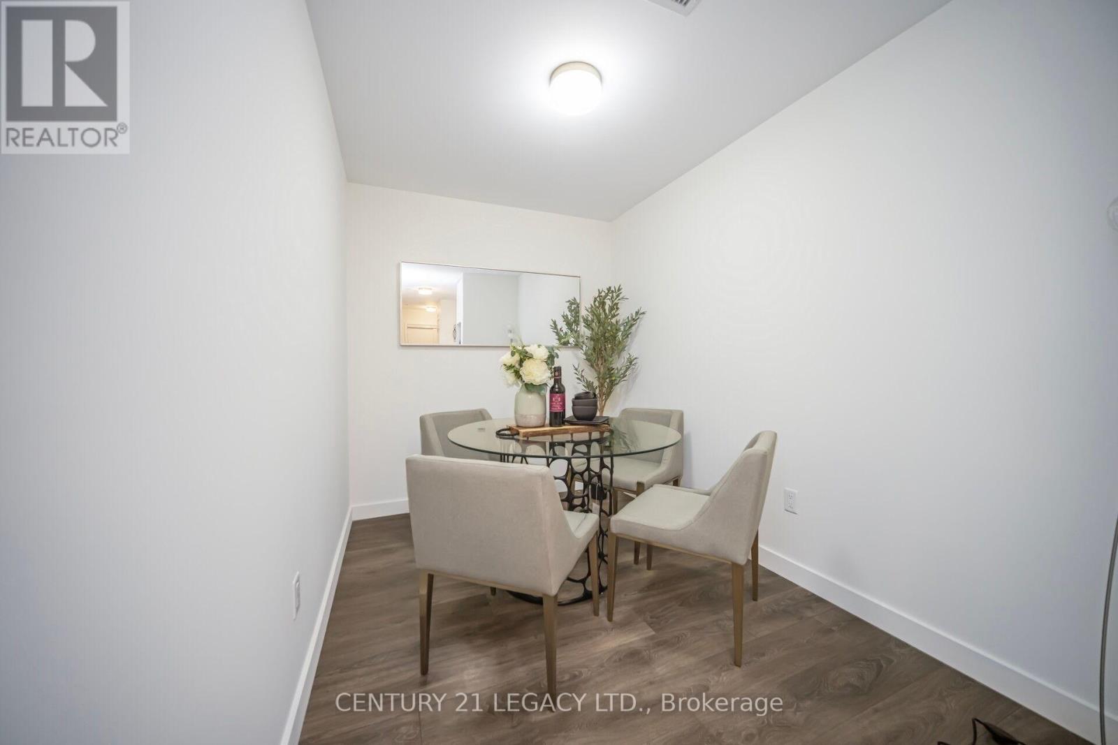 317 - 210 Sabina Drive, Oakville, Ontario  L6H 0W6 - Photo 14 - W12202655