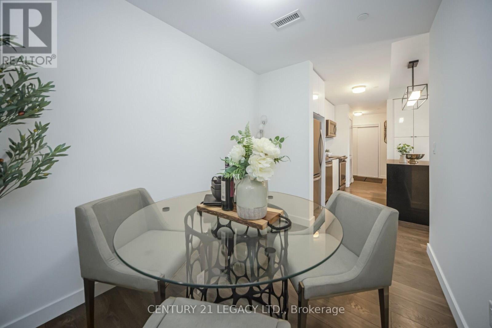 317 - 210 Sabina Drive, Oakville, Ontario  L6H 0W6 - Photo 15 - W12202655