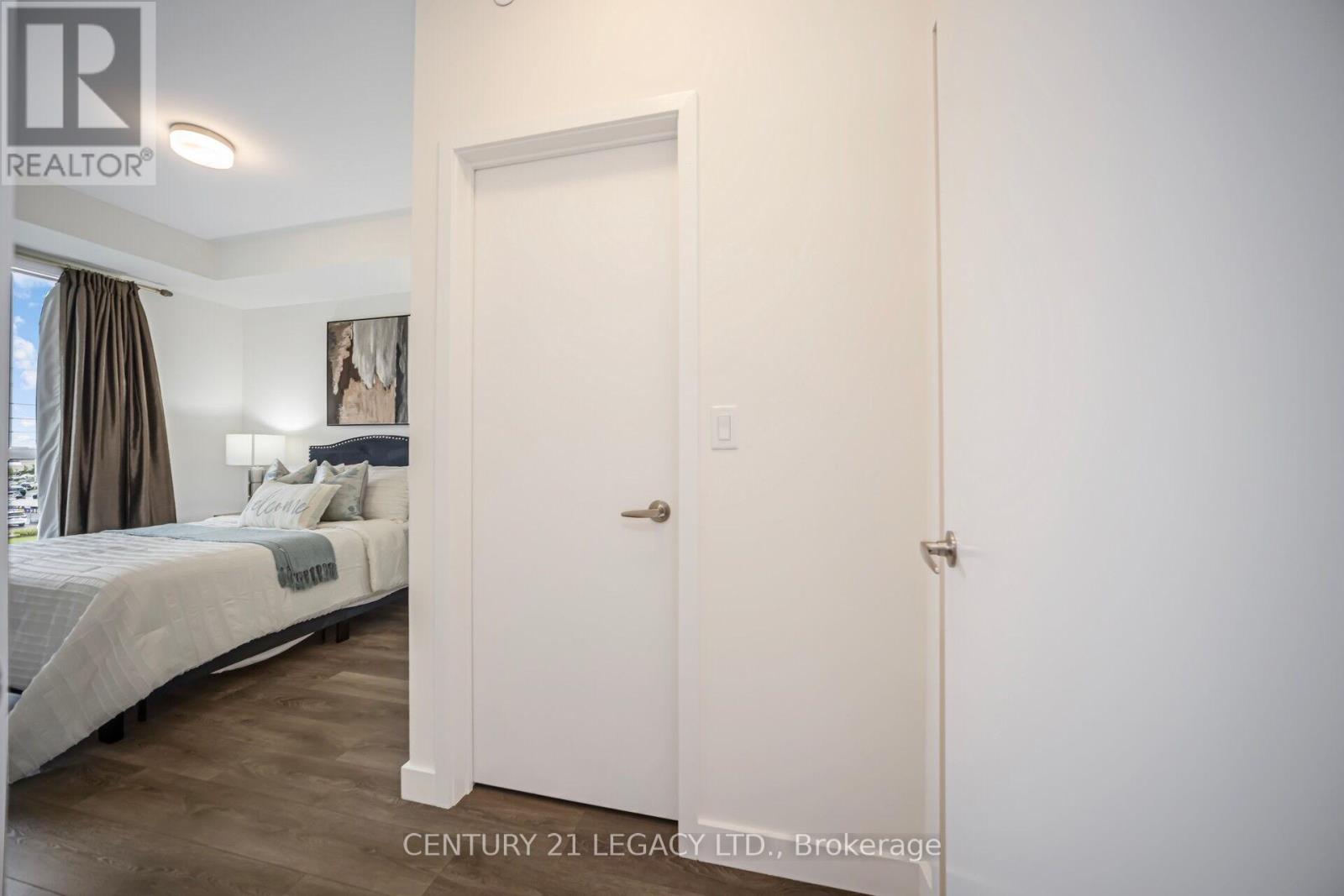 317 - 210 Sabina Drive, Oakville, Ontario  L6H 0W6 - Photo 21 - W12202655
