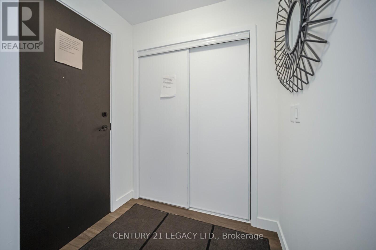 317 - 210 Sabina Drive, Oakville, Ontario  L6H 0W6 - Photo 6 - W12202655