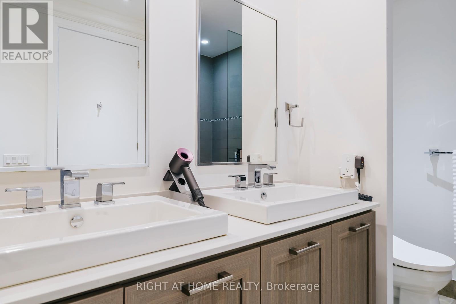 804 - 2470 Prince Michael Drive, Oakville, Ontario  L6H 0G9 - Photo 23 - W12202708