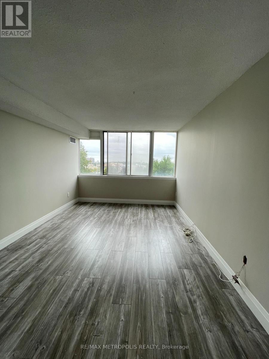 506 - 350 Webb Drive, Mississauga, Ontario  L5B 3W4 - Photo 11 - W12202754