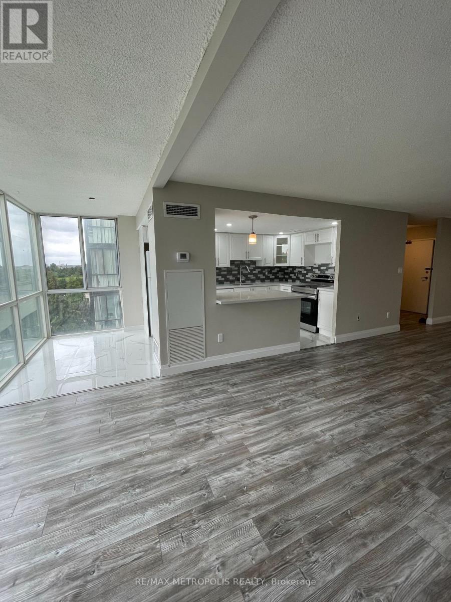 506 - 350 Webb Drive, Mississauga, Ontario  L5B 3W4 - Photo 2 - W12202754