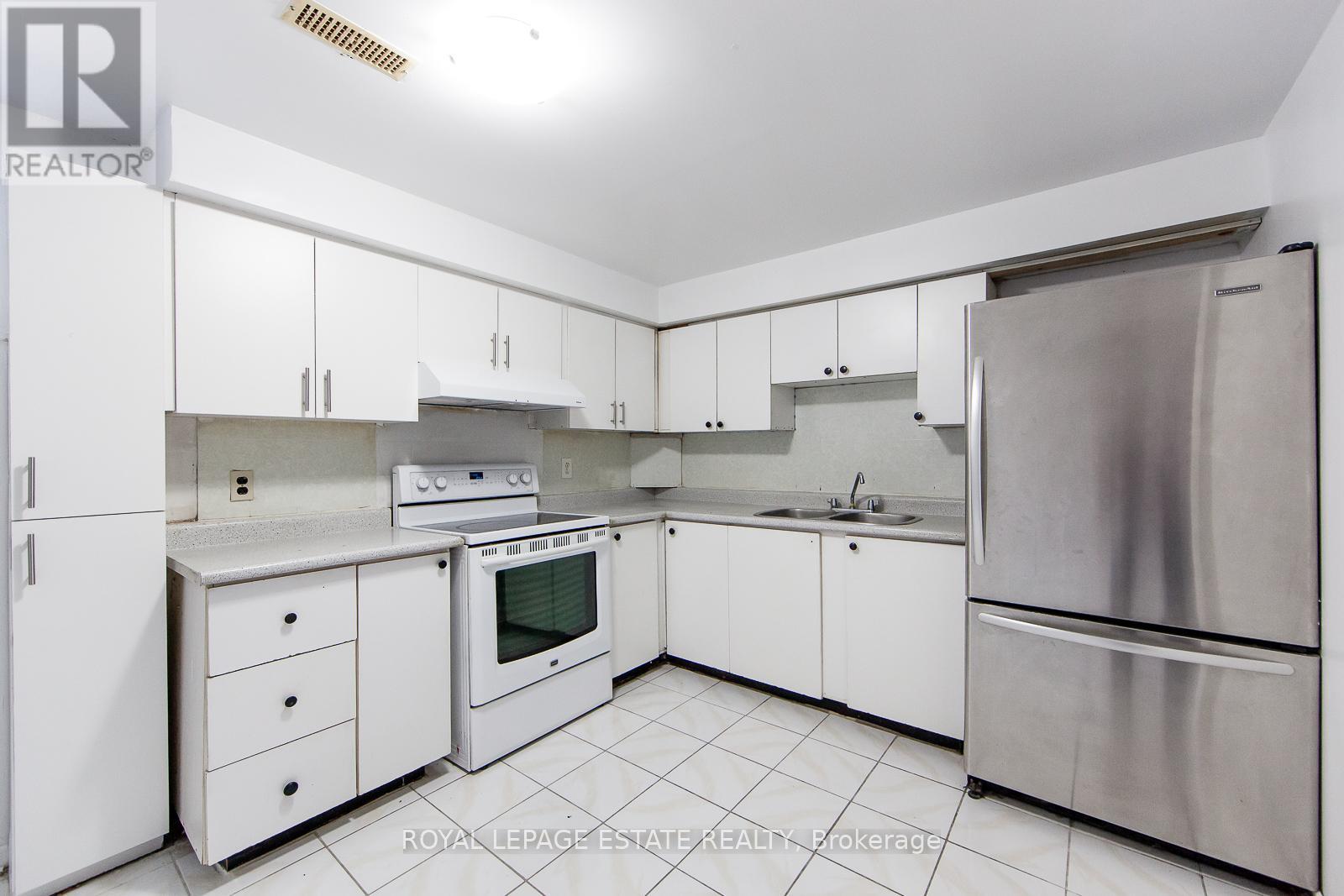 Bsmt #2 - 4129 Brandon Gate Drive, Mississauga, Ontario  L4T 3P3 - Photo 4 - W12202792