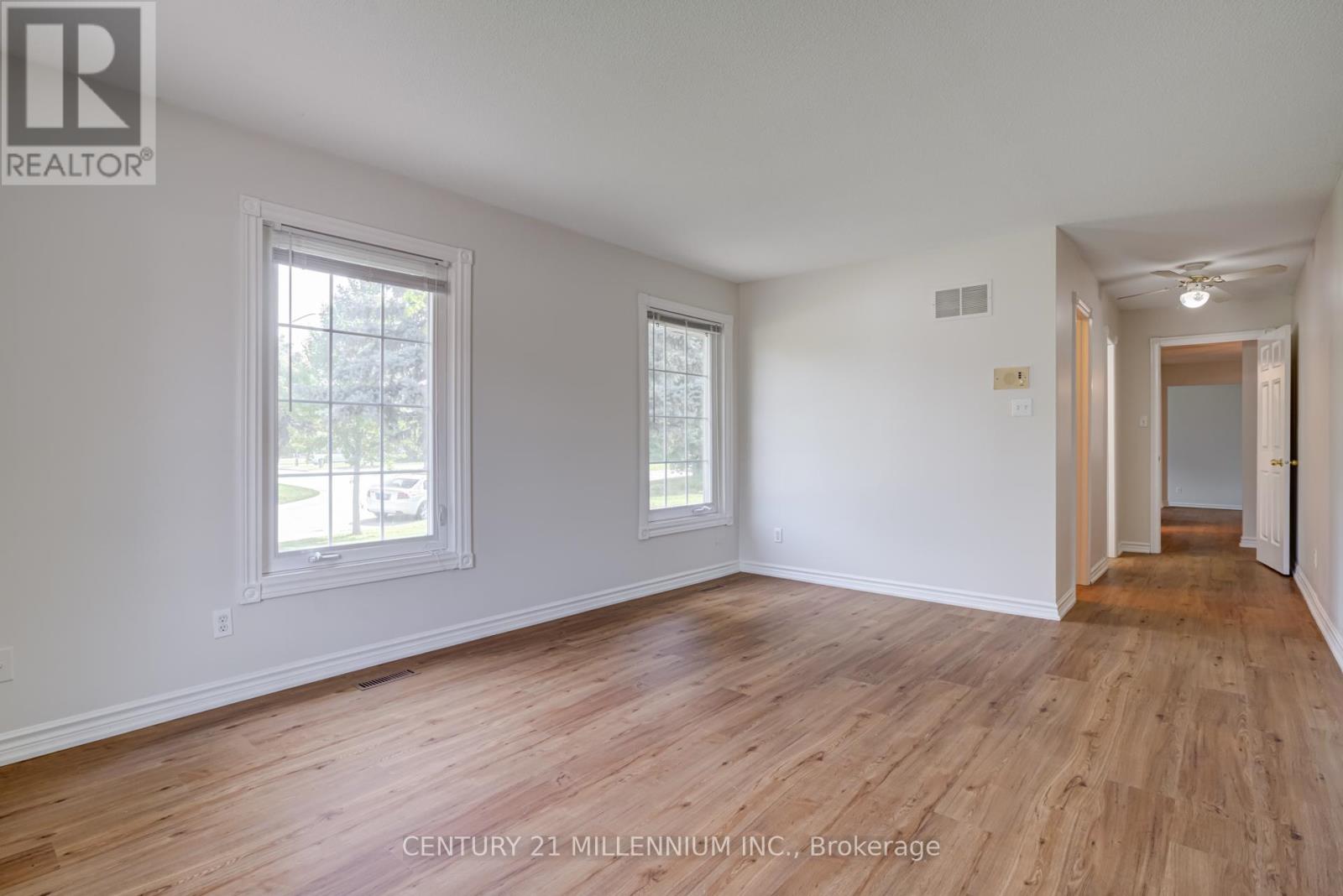 1572 Cartier Court, Mississauga, Ontario  L5M 4B3 - Photo 18 - W12163146
