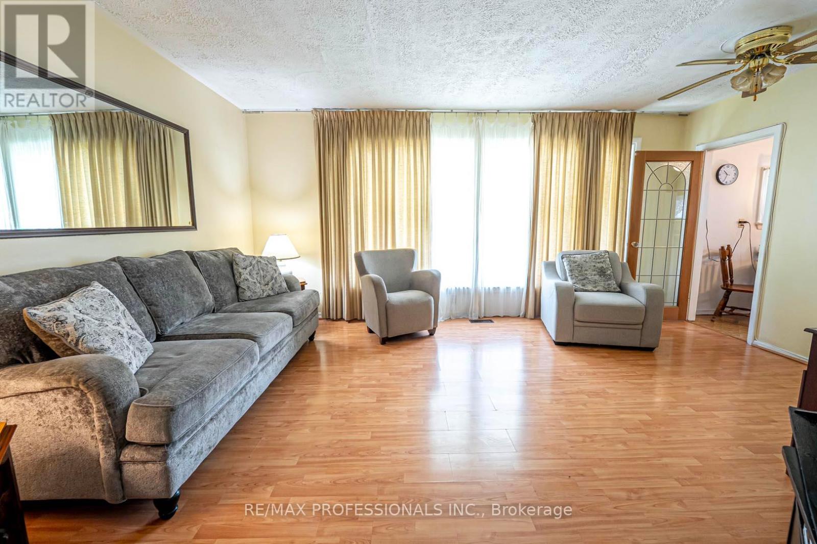 7638 Redstone Road, Mississauga, Ontario  L4T 2B9 - Photo 11 - W12181611