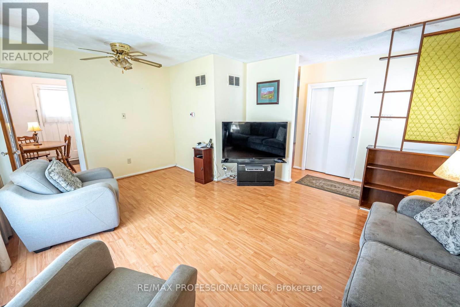 7638 Redstone Road, Mississauga, Ontario  L4T 2B9 - Photo 13 - W12181611