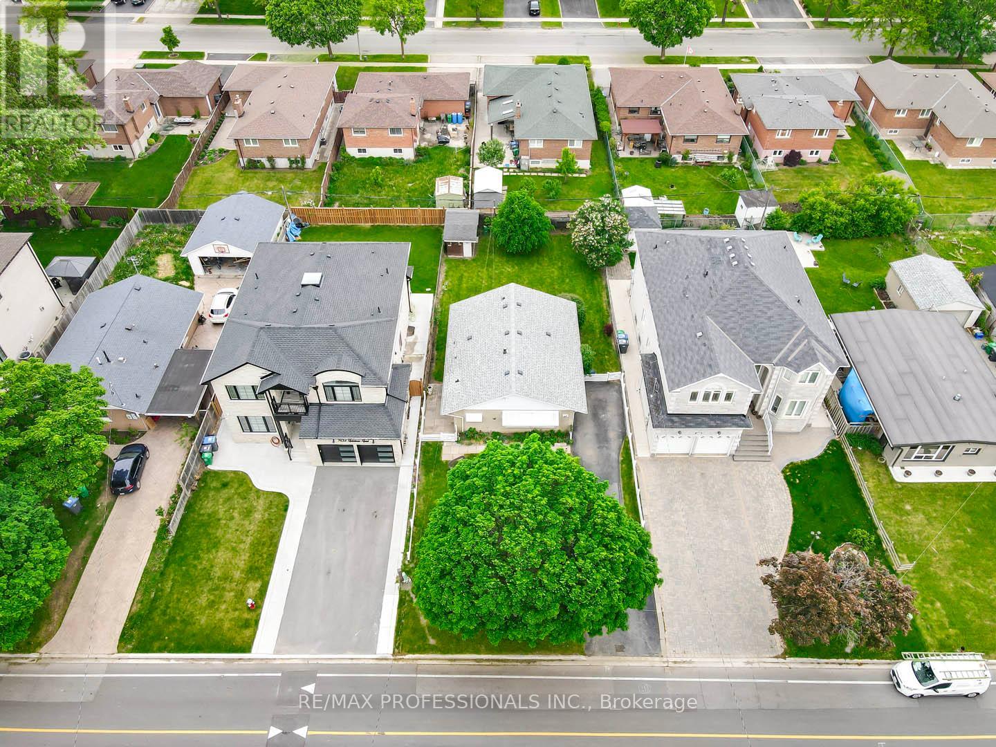7638 Redstone Road, Mississauga, Ontario  L4T 2B9 - Photo 22 - W12181611
