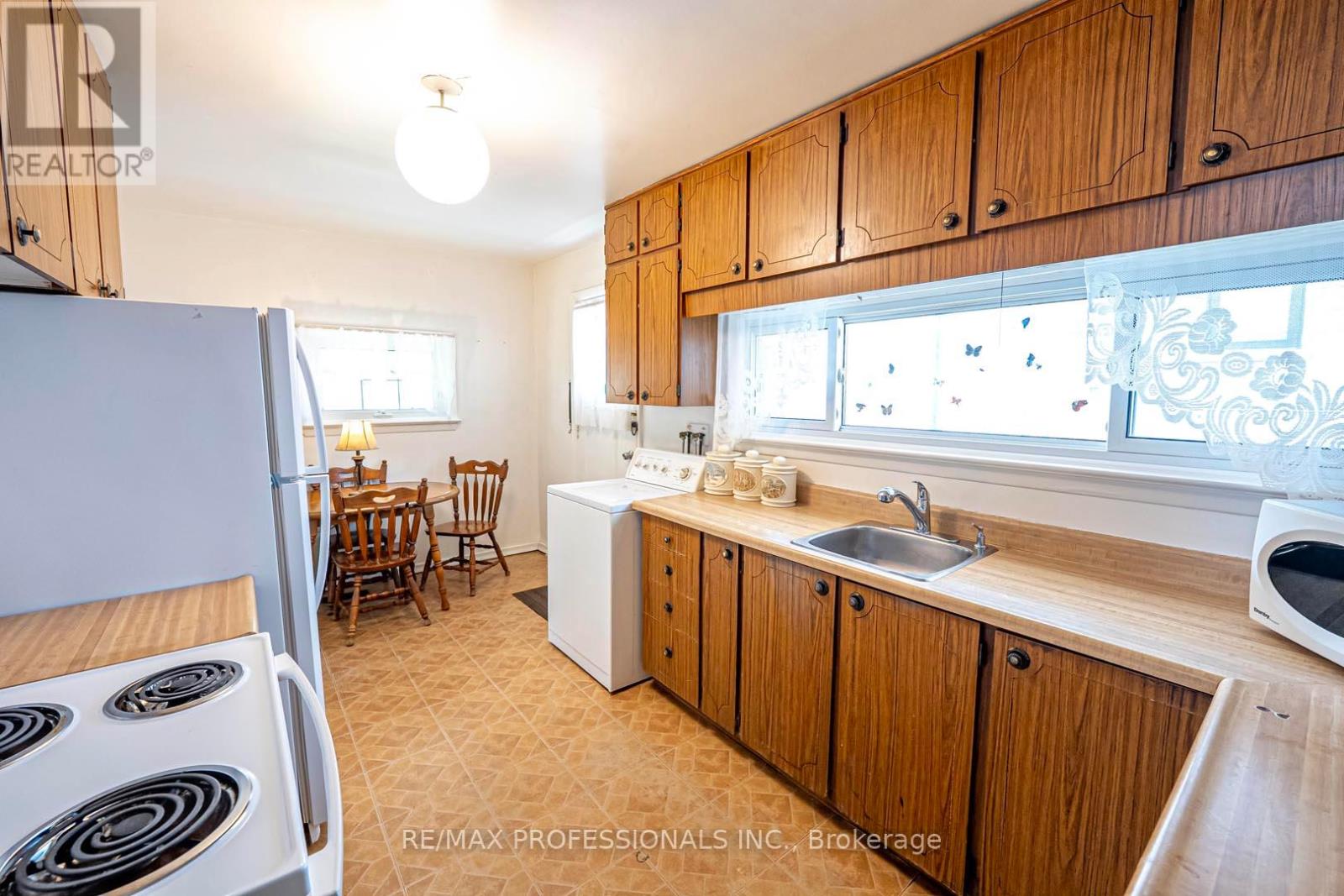 7638 Redstone Road, Mississauga, Ontario  L4T 2B9 - Photo 15 - W12181611