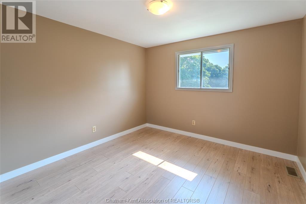 86 Blythewood Crescent, Chatham, Ontario  N7M 5N6 - Photo 11 - 25014122