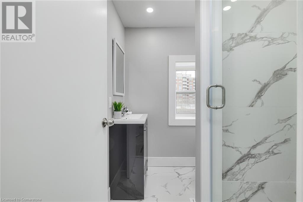 125 Cathcart Street Unit# Upper, Hamilton, Ontario  L8L 5A1 - Photo 9 - 40736579