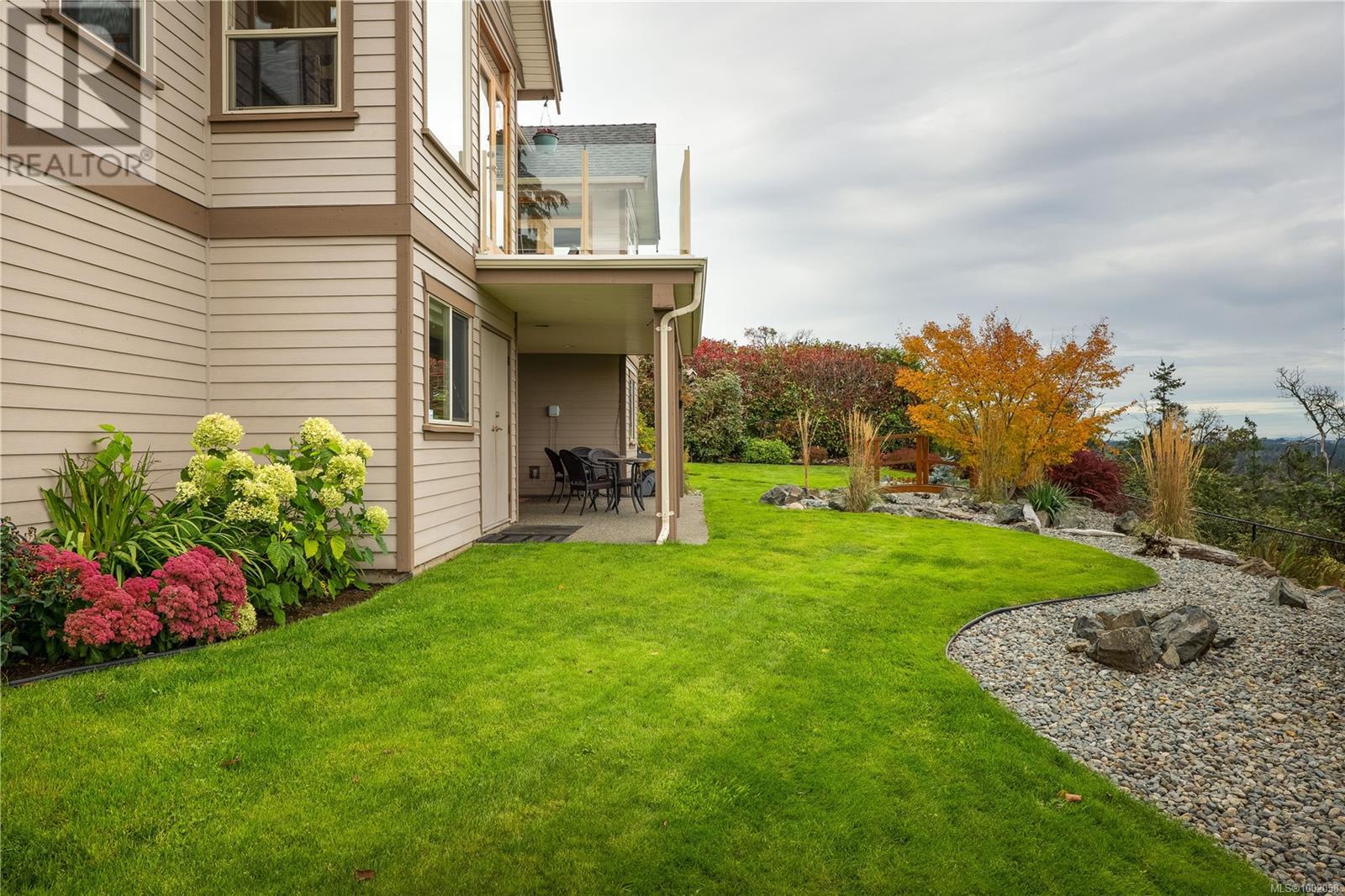 Property at 1067 Roxboro Pl image 2