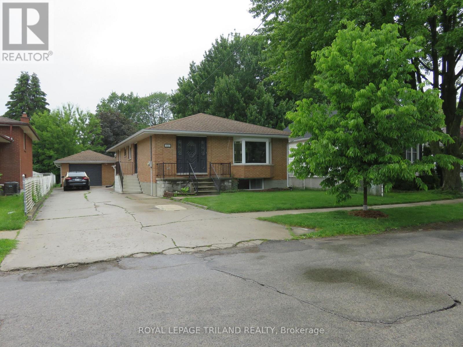 Upper Floor - 124 Brittania Avenue, London North, Ontario  N6H 2J5 - Photo 2 - X12202796