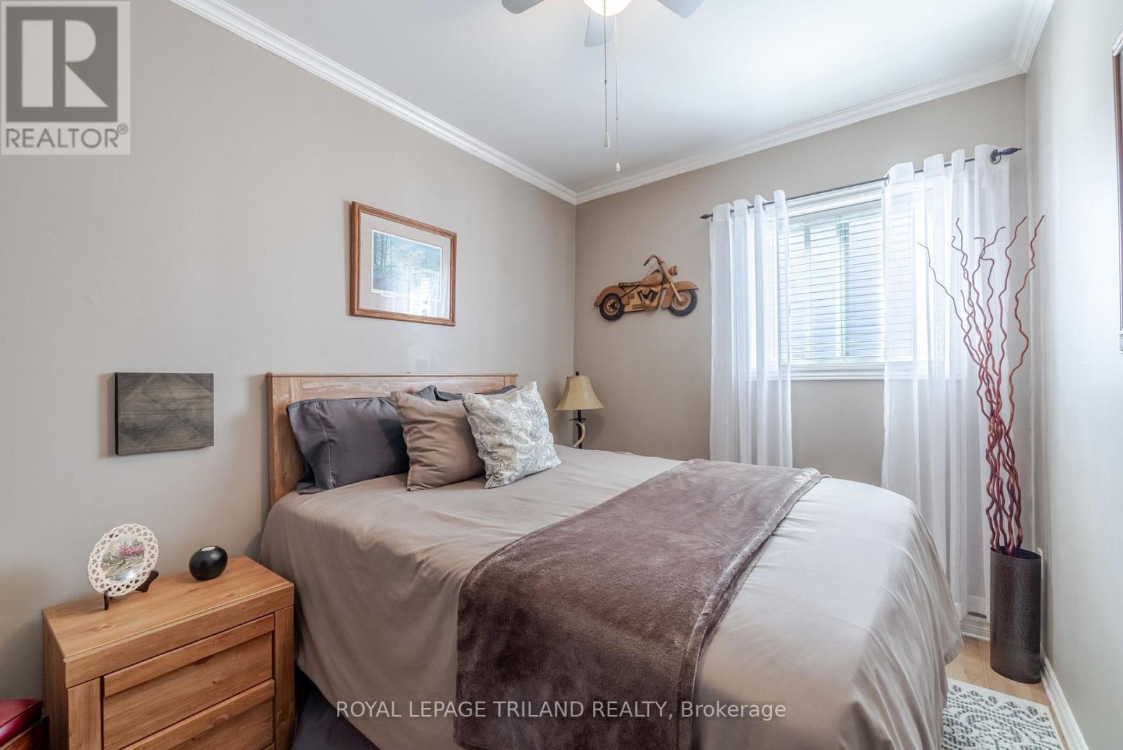Photo 9 of 42 for 24 Muir Street