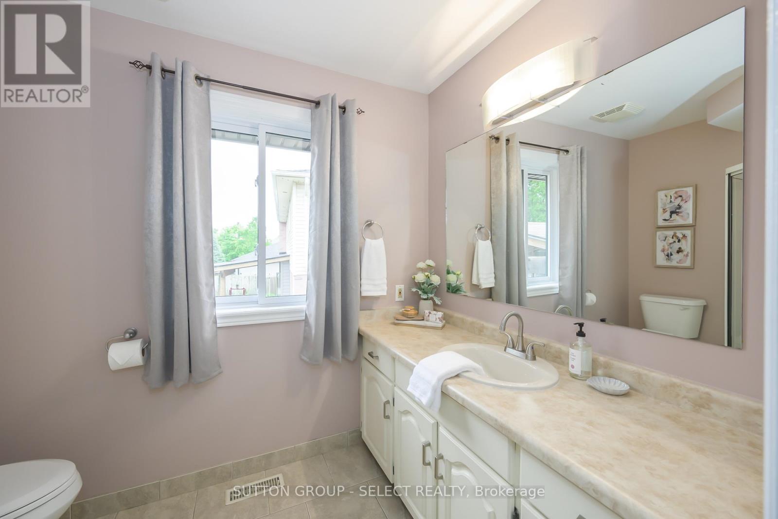 108 Golfdale Crescent, London South, Ontario  N6C 5P5 - Photo 13 - X12202968
